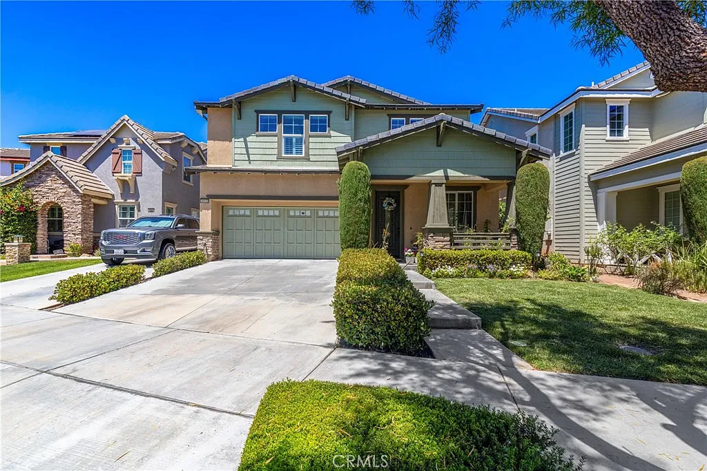 3 bed, 2.5 bath, 2037 sqft, $3,350 — Photo 1