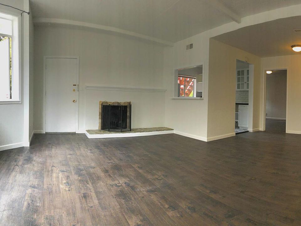 1st image of 3010 Clay St APT 5