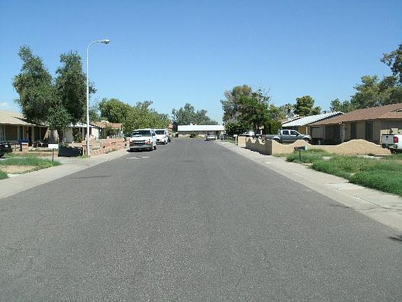 5th image of 3625 N 72nd Dr
