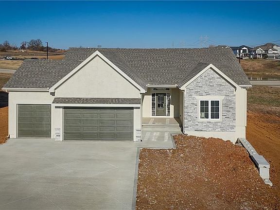 4th image of 6045 Apache Dr