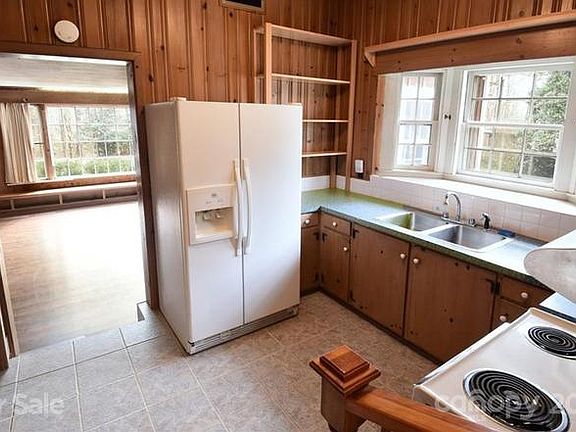 5th image of 211 McIntyre Ln #B