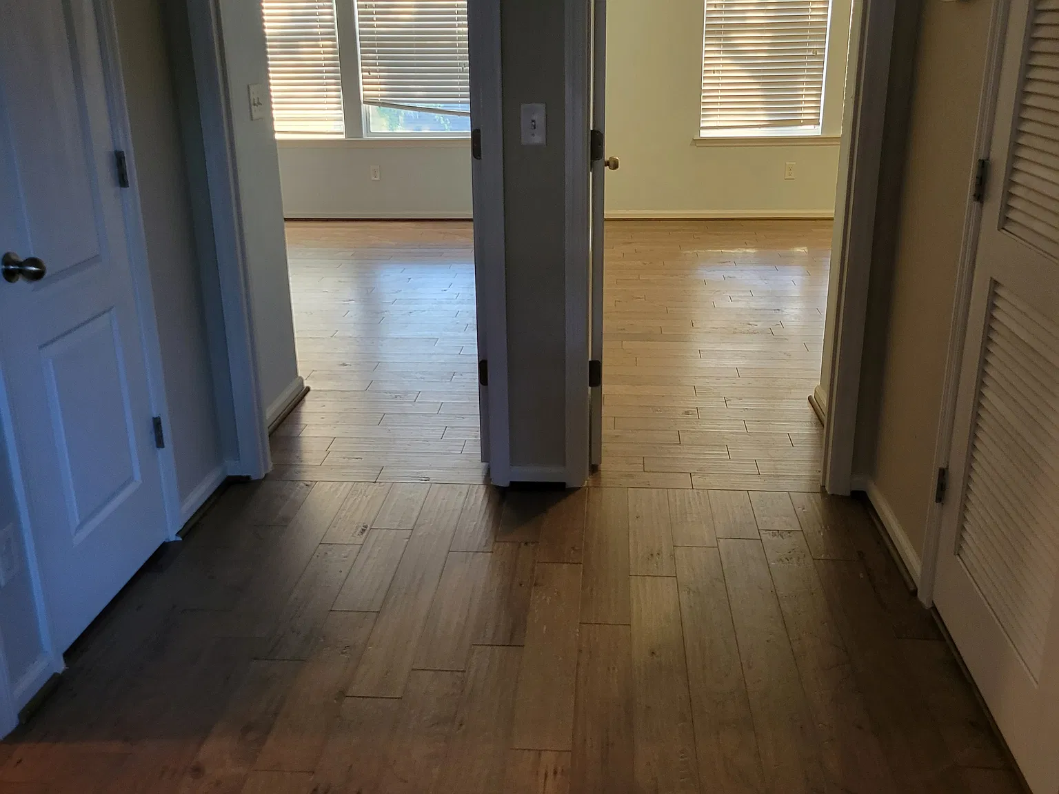 3 bed, 2.5 bath, 1900 sqft, $2,300 — Photo 4