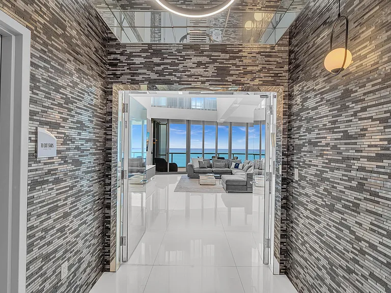 17121 Collins Ave #4403 — Photo 7