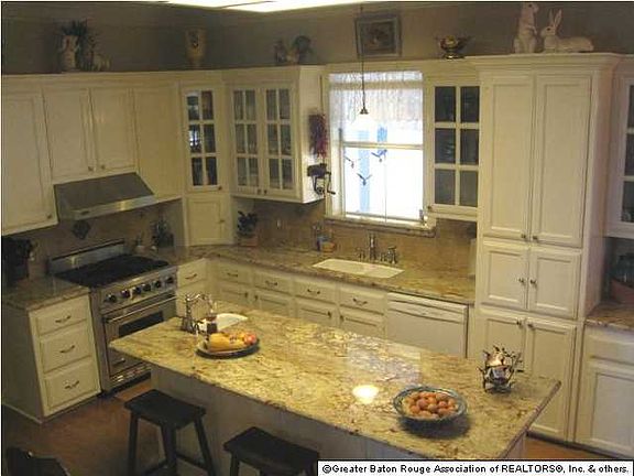 5th image of 1620 Fairview Dr