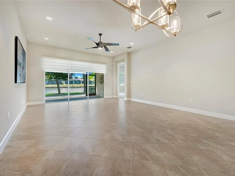 28496 Burano Dr — Photo 7