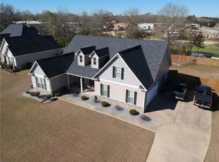 113 Seminole Trl, Fort Mitchell, AL 36856