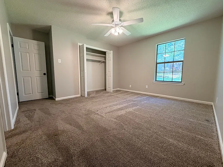 306 Lynnewood Dr — Photo 10