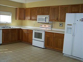 2nd image of 13 Jay St