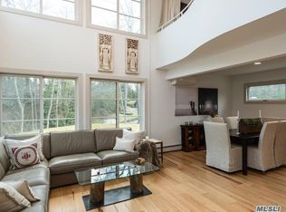 8 Glen Way, Cold Spring Harbor, NY 11724