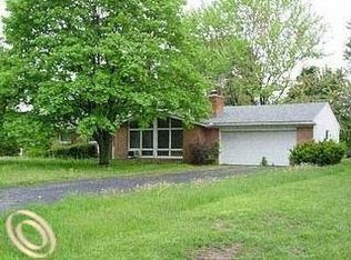 70 Wendelton Rd, Troy, MI 48084