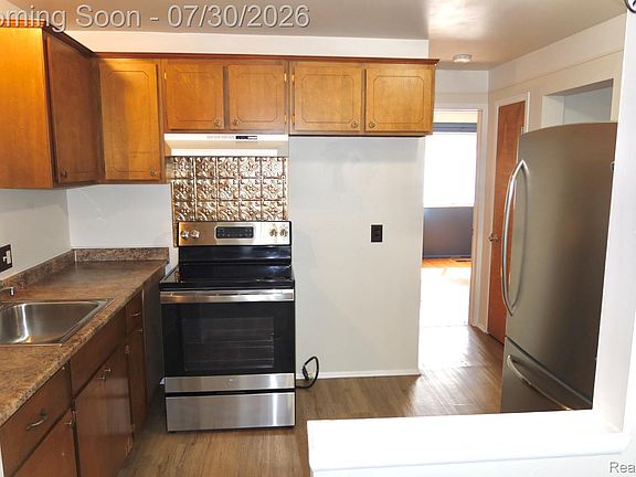 4th image of 29232 Hoover Rd Unit 232