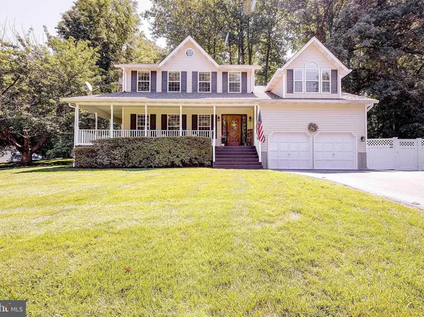 60 Radcliffe Dr, Huntingtown, MD 20639