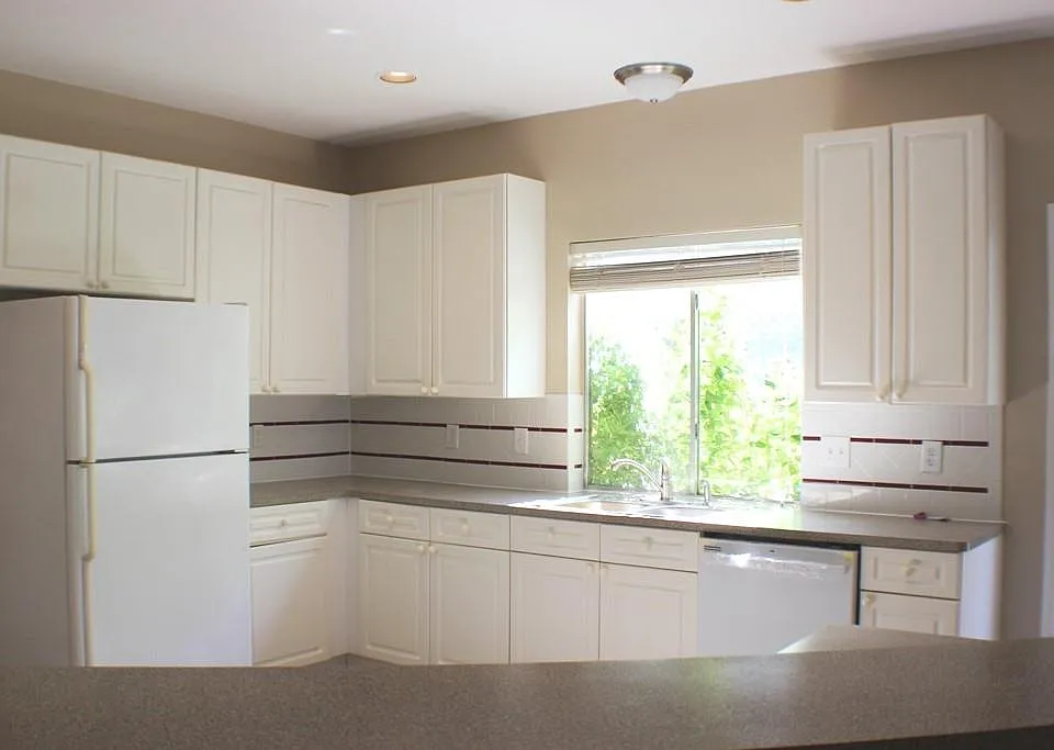 105 Crimson Bay Dr