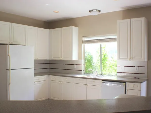 105 Crimson Bay Dr, League City, TX 77573