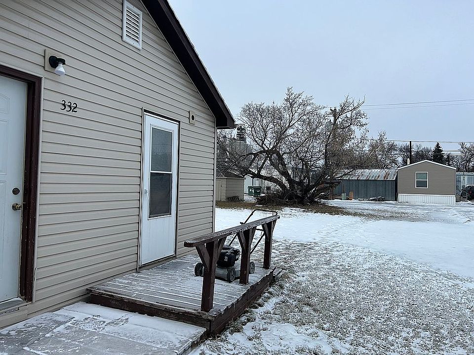 2nd image of 332 4th St SE