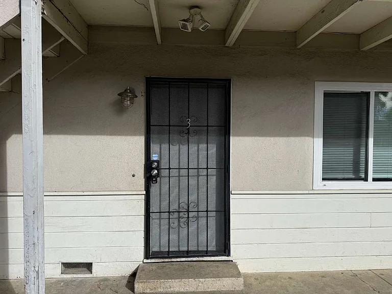 1749 Hester Ave #3 — Photo 2
