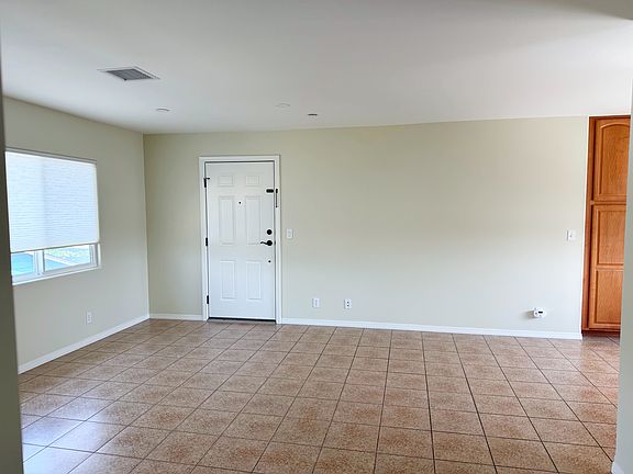4th image of 196 College Dr Unit 1A