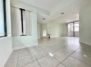 Verabella Falls Condo, Miami, FL 33193
