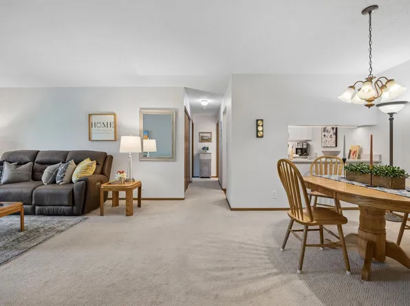 35 Nathan Ln N APT 303, Plymouth, MN 55441