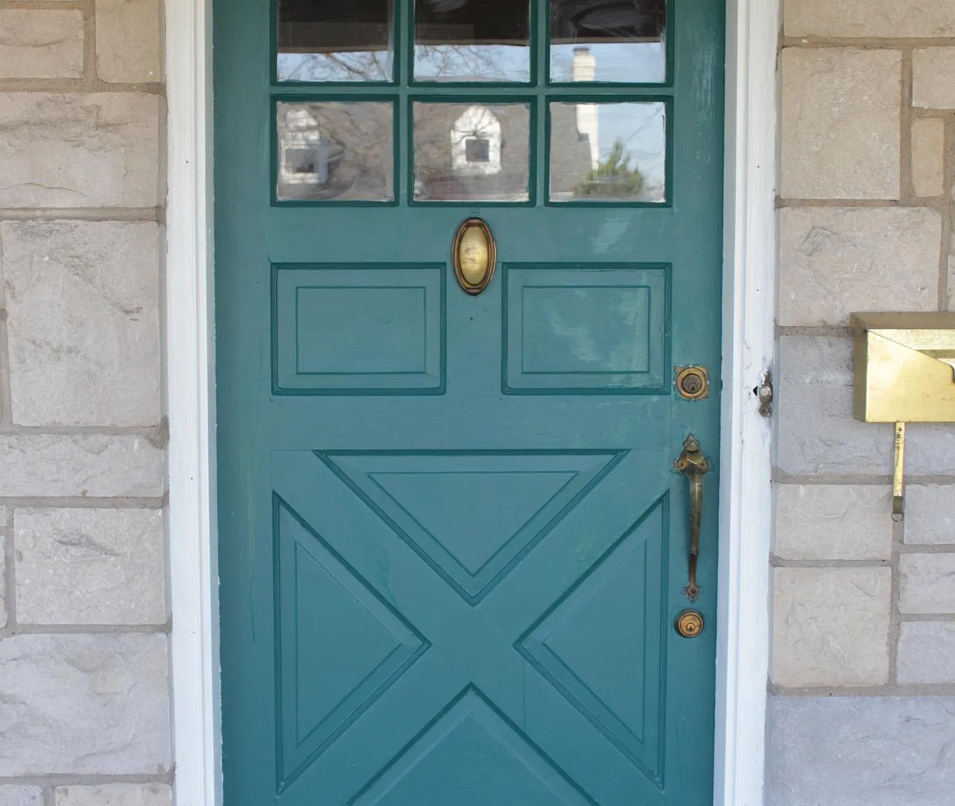 2628 Drayton Dr — Photo 2