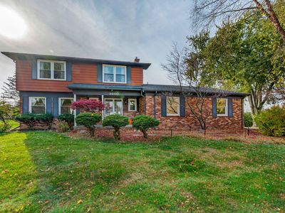 3880 McDivitt Dr, West Bloomfield, MI, 48323