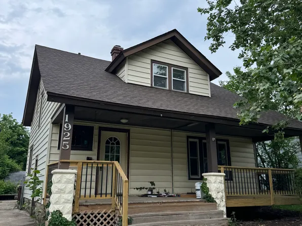 1925 Latham St, Rockford, IL 61103