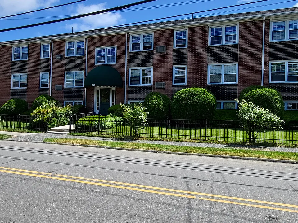 210 Hillside Ave