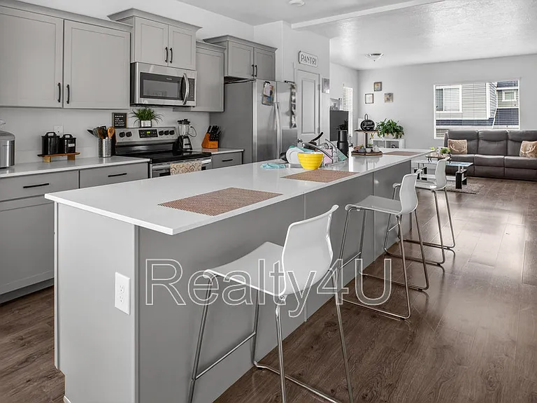 1454 S 520 W — Photo 6