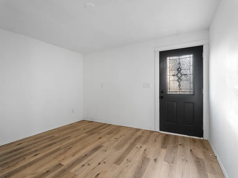 1203 E Cherry St — Photo 4