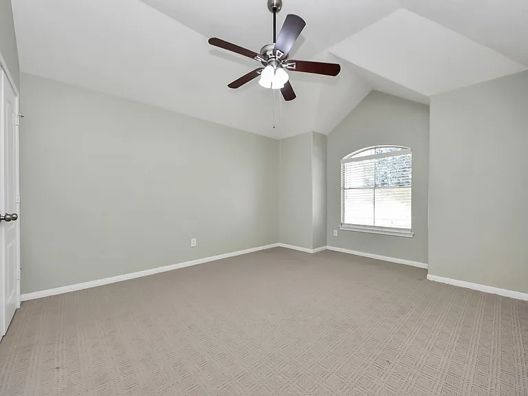 435 Leisure Dr — Photo 33