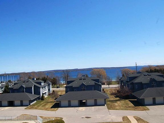 3rd image of 217 Belvedere Terrace Dr APT 24