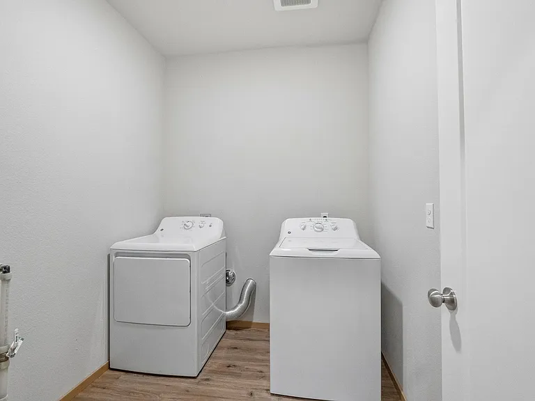 Ridgeline Apartments — Photo 20