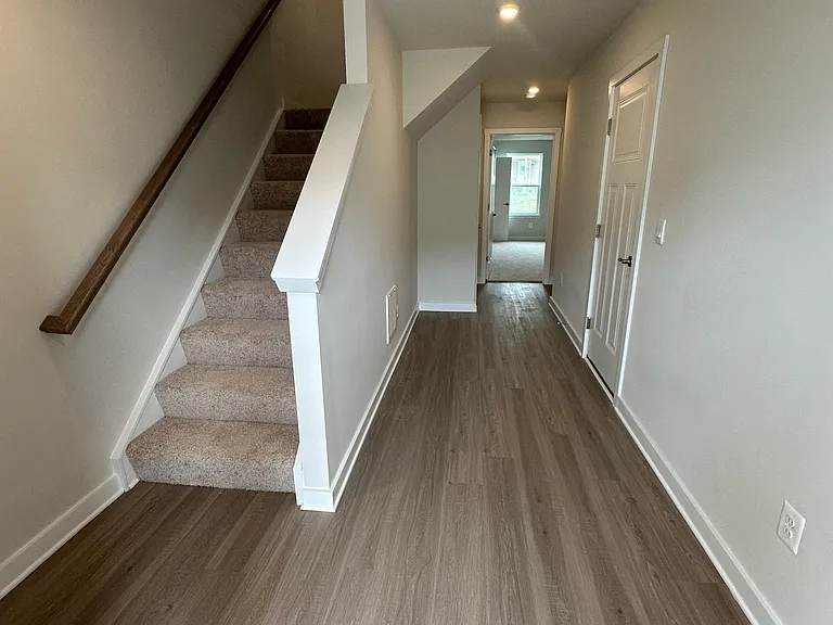 212 Huntwellwest Blvd — Photo 30