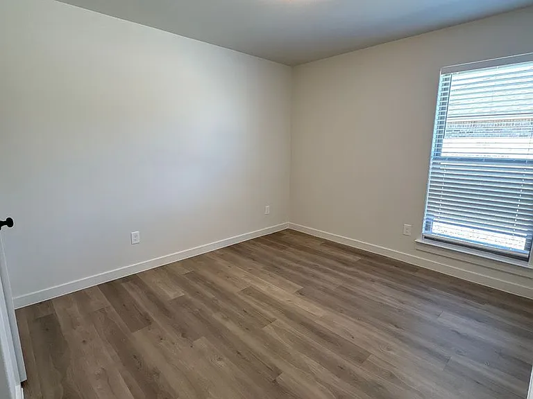 2176 Langford Ave — Photo 11