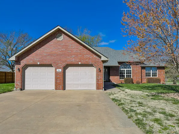 1705 S Hedgewood Drive, Bolivar, MO 65613