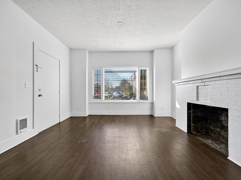 5114 N Williams Ave — Photo 5