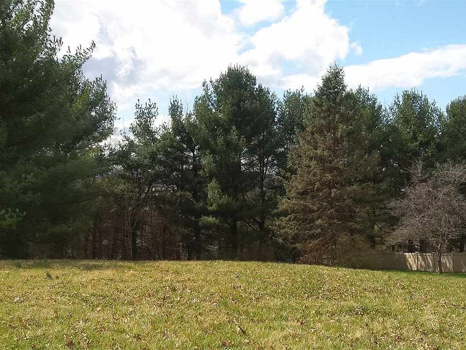 1st image of 823 Greenbriar Dr
