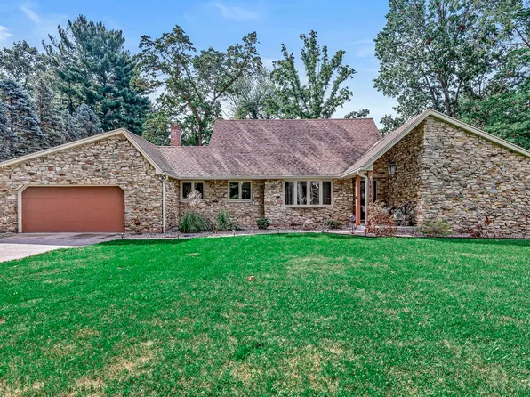 18360 Greenleaf Dr, South Bend, IN 46637