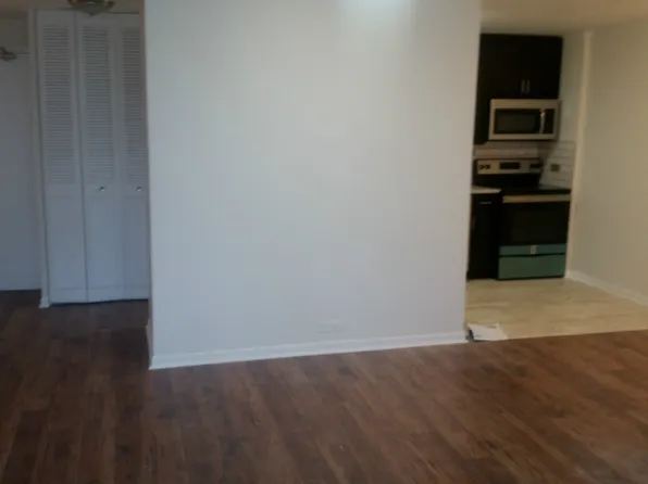 (undisclosed Address), Chicago, IL 60613