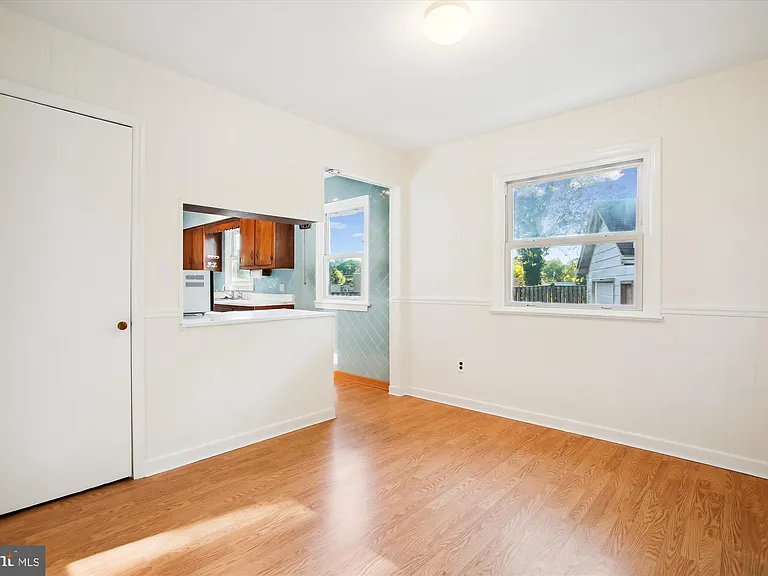 2405 Phillips Dr — Photo 17