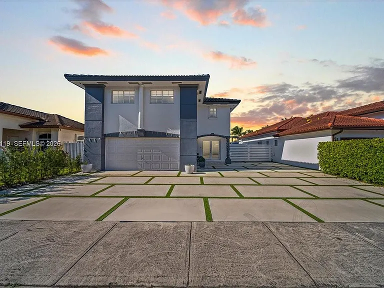 15341 SW 36th St — Photo 3