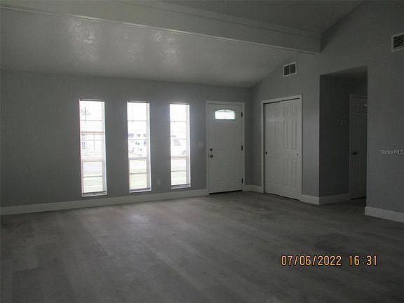 5th image of 125 Alderwood Dr