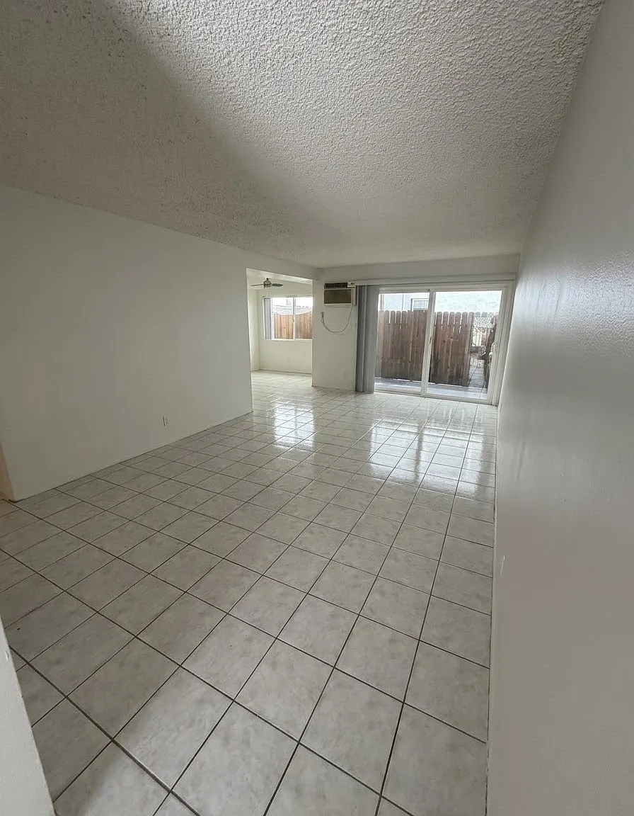 409 E Cedar Ave — Photo 1