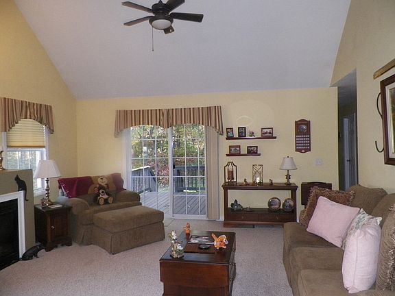 4th image of 12 Kyle Hunter Cir Unit 12