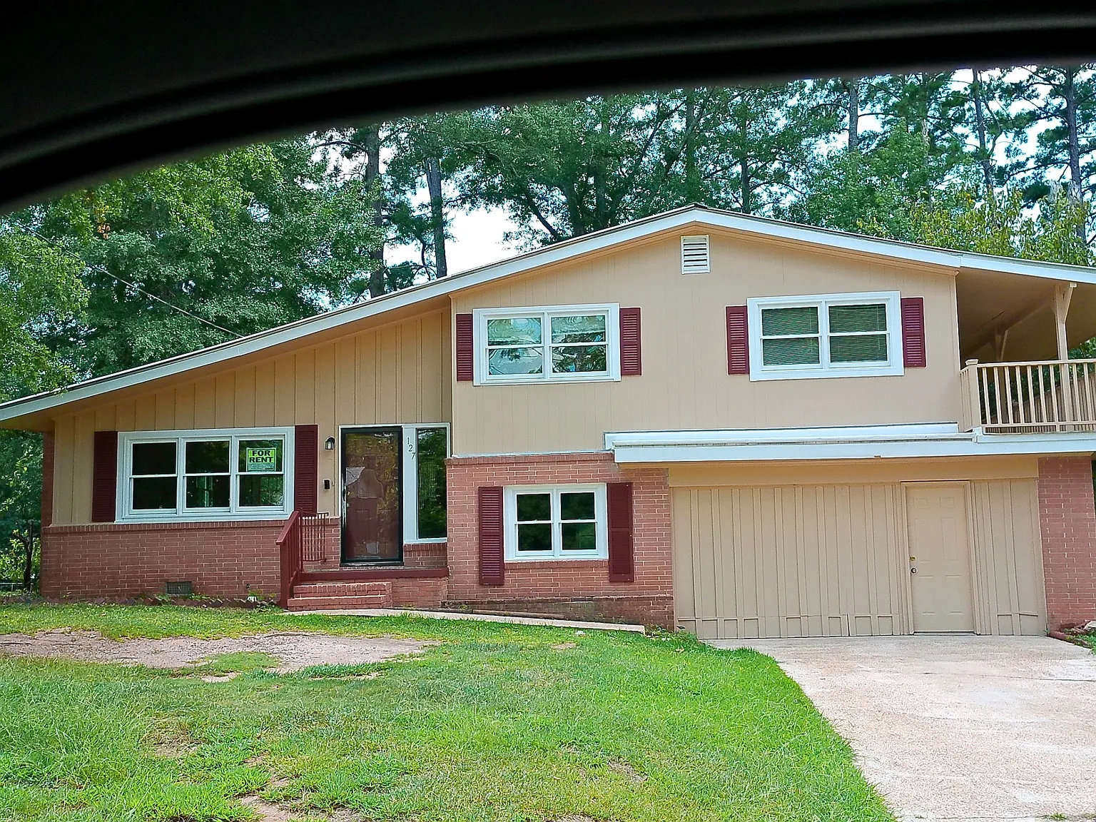 3 bed, 1.5 bath, 1083 sqft, $1,680 — Photo 1