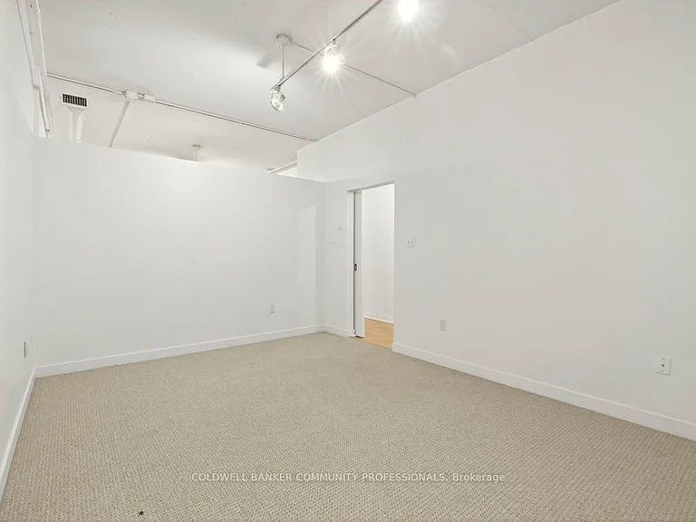 120 Jackson St W — Photo 20