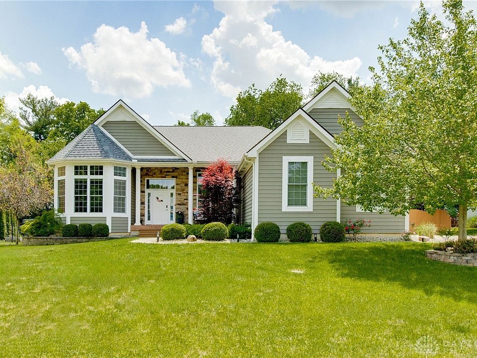 1st image of 370 Stewart Dr