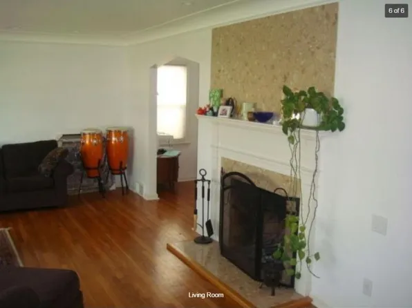 4470 Silsby Rd, University Heights, OH 44118