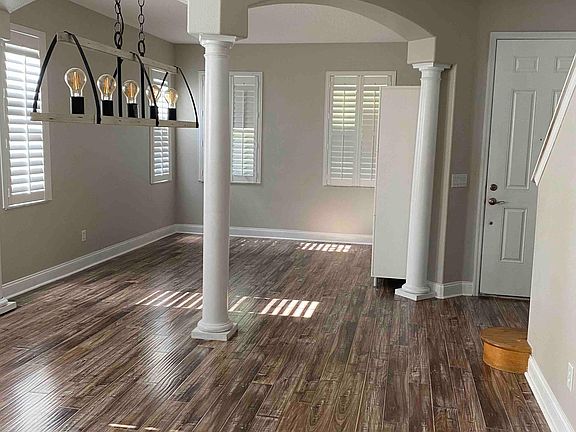 Formal Dinning & Salon rooms