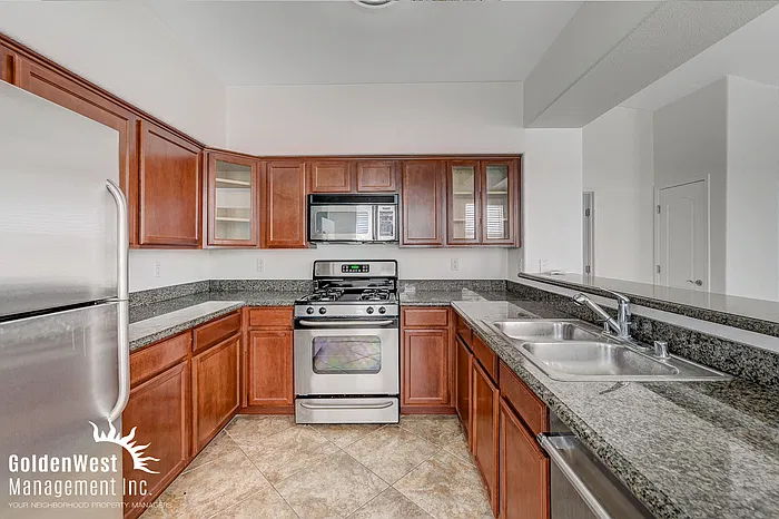 3 bed, 2.0 bath, 1265 sqft, $1,700 — Photo 4